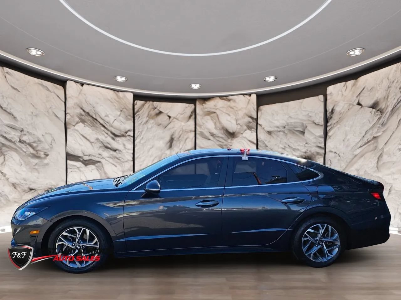 Used 2021 Hyundai Sonata SEL w/ Convenience Package FWD image 4