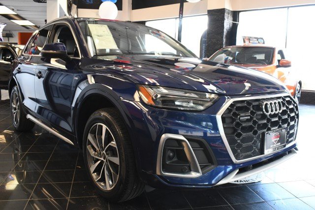 Used 2023 Audi Q5 2.0T Premium w/ Convenience Package AWD/4WD image 3
