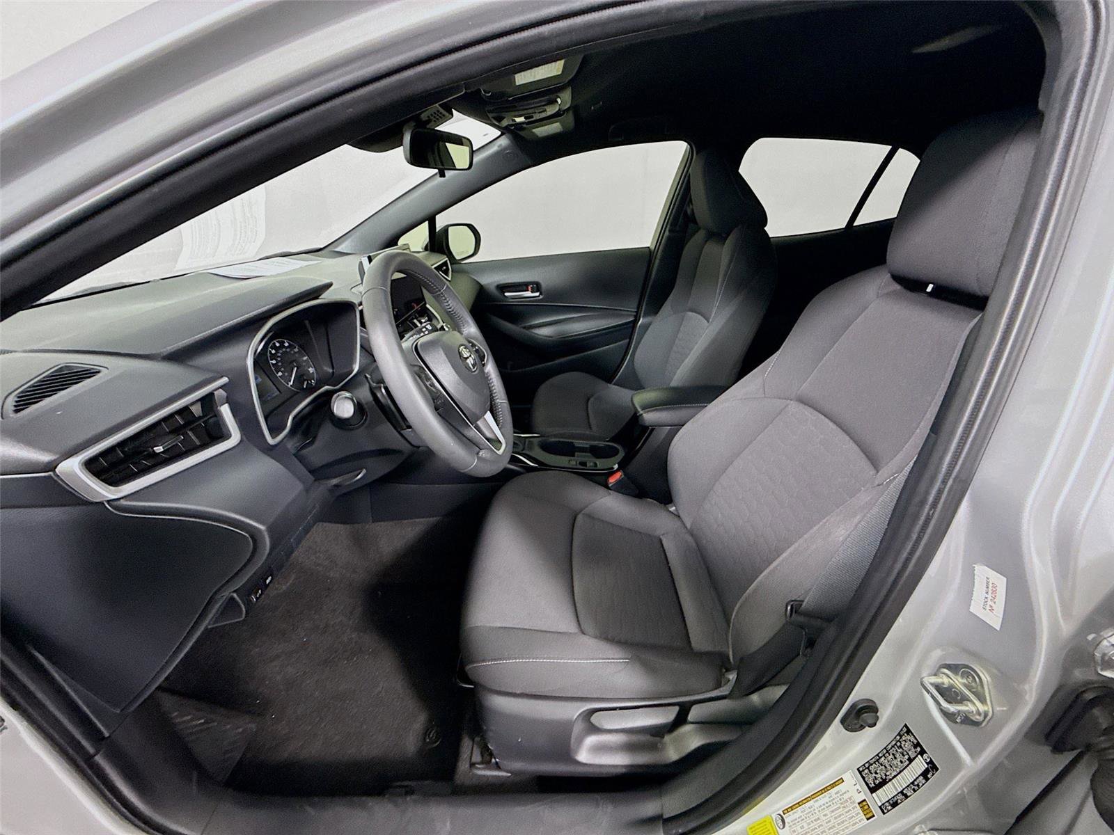 Used 2024 Toyota Corolla SE FWD image 2