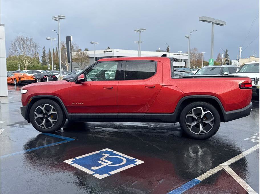 Used 2022 Rivian R1T Adventure image 8