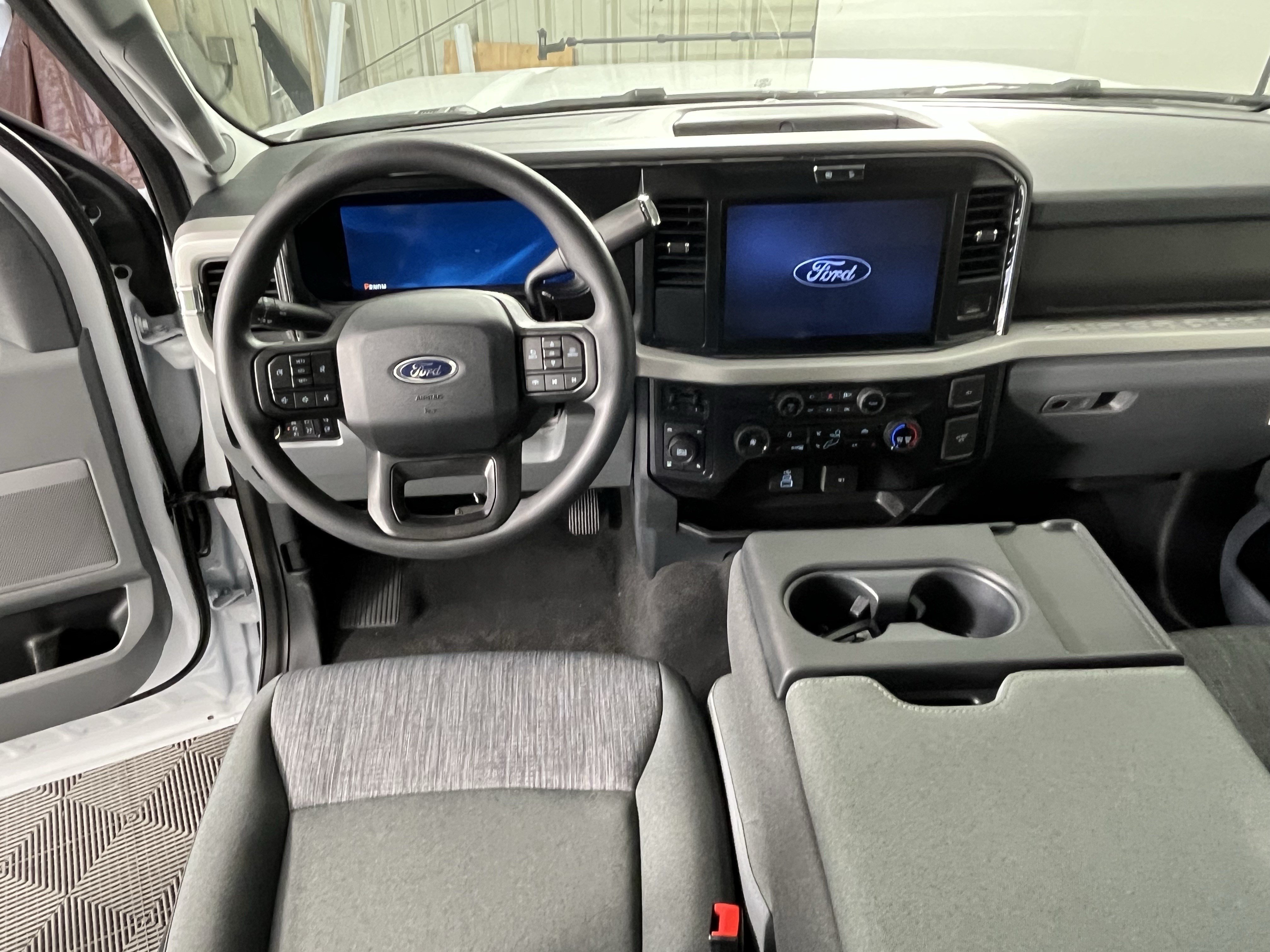 New 2026 Ford F350 XLT w/ XLT Premium Package AWD/4WD image 11