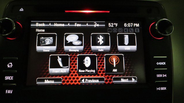 Used 2015 GMC Acadia SLE image 17