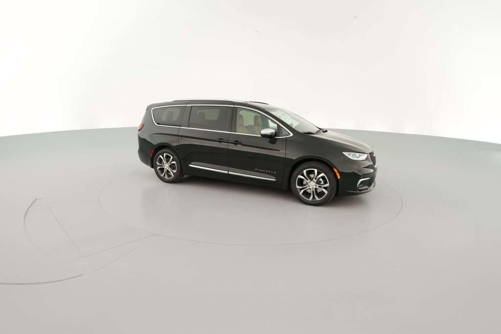 New 2026 Chrysler Pacifica Pinnacle image 15