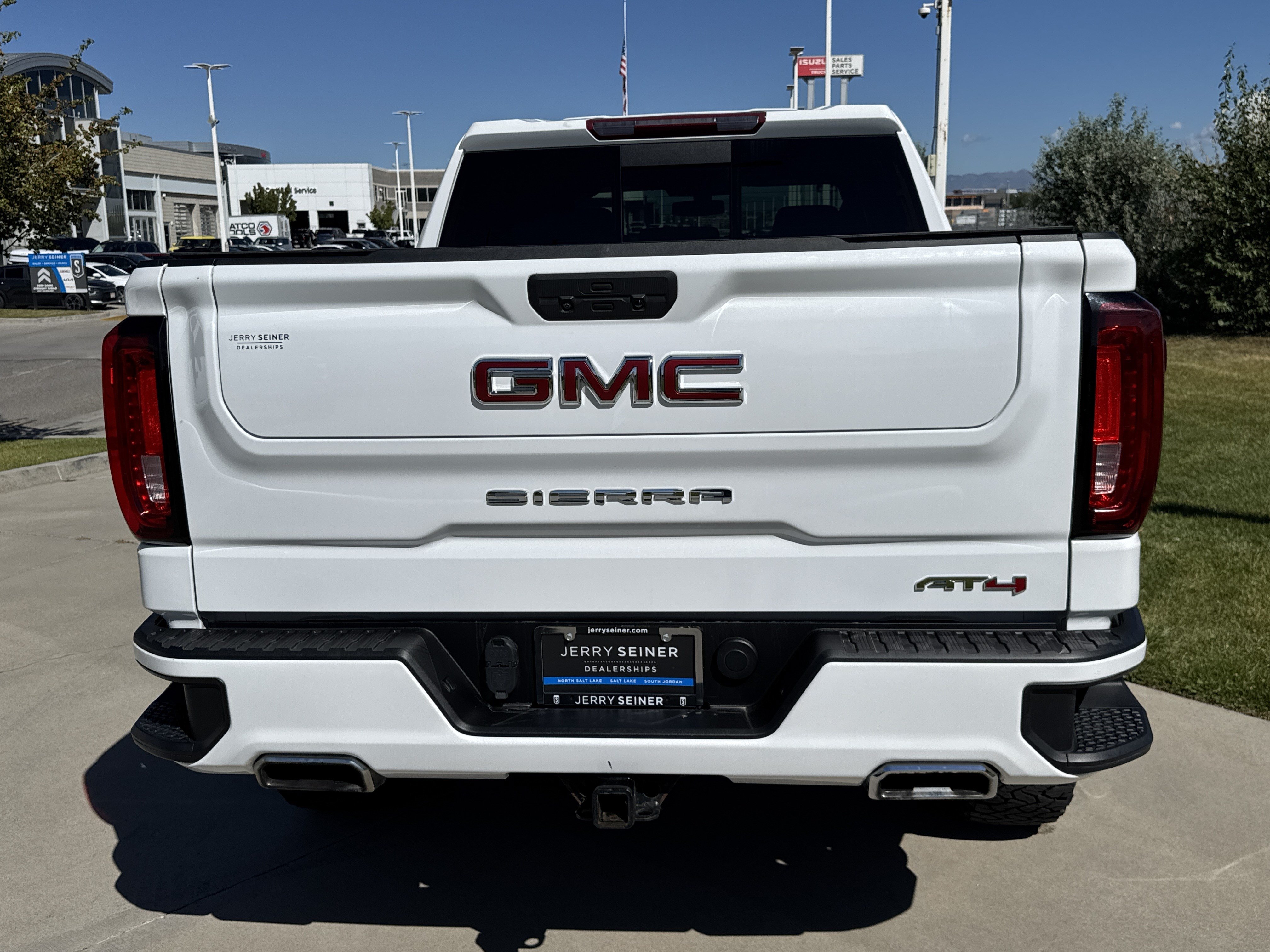 Used 2021 GMC Sierra 1500 AT4 w/ AT4 Preferred Package AWD/4WD image 4