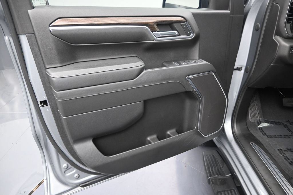 Used 2023 Chevrolet Silverado 1500 RST RWD image 12