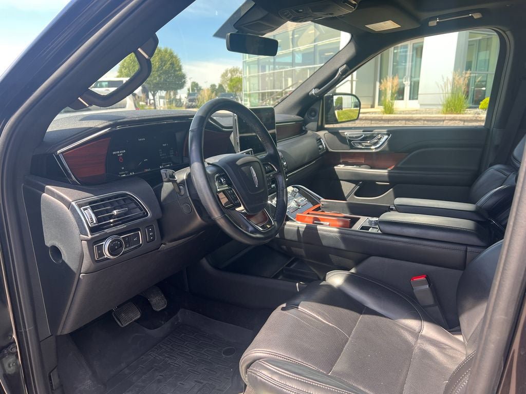 Used 2021 Lincoln Navigator L Reserve AWD/4WD image 9