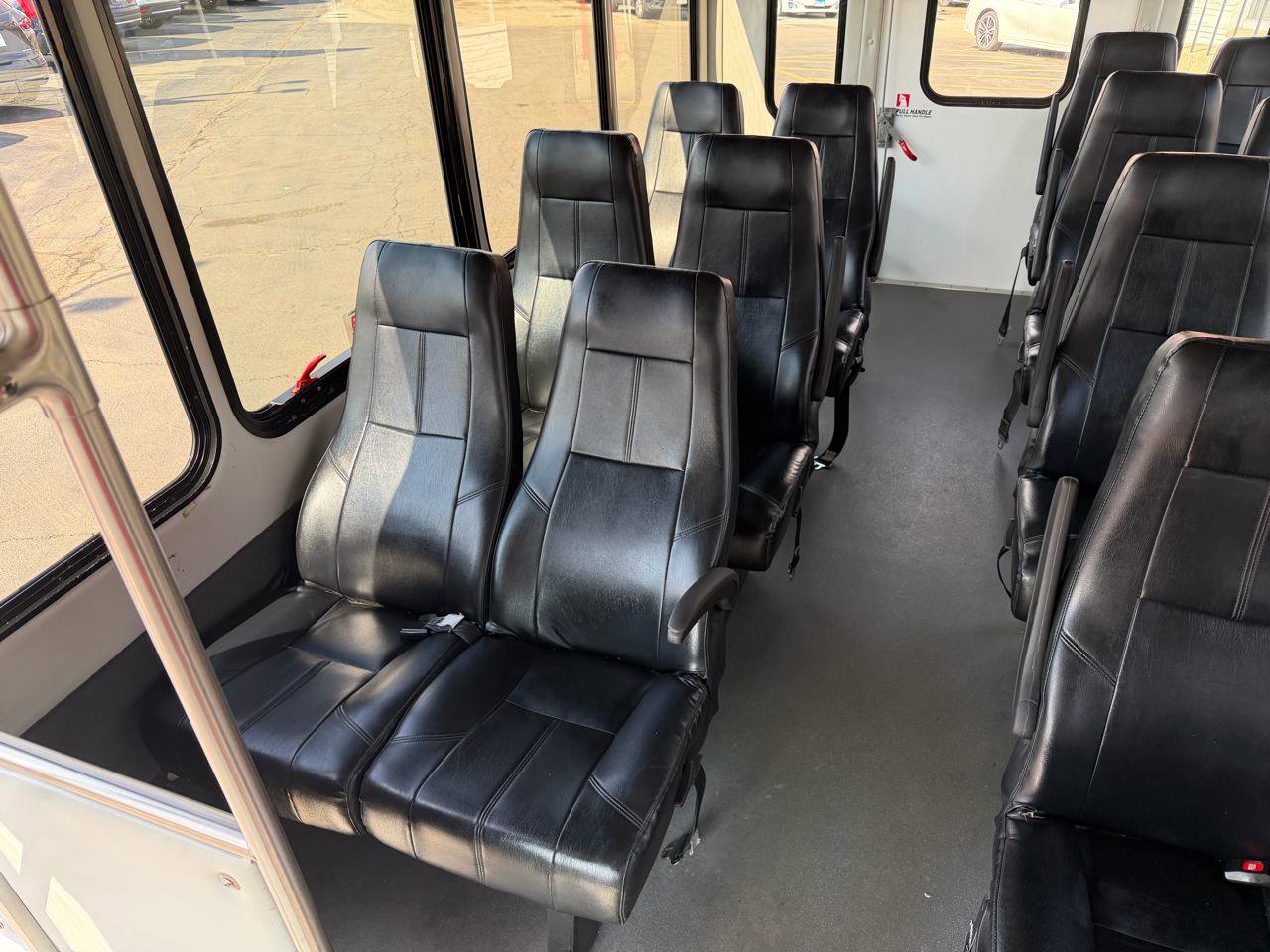 Used 2015 Ford E-350 and Econoline 350 Super Duty image 15