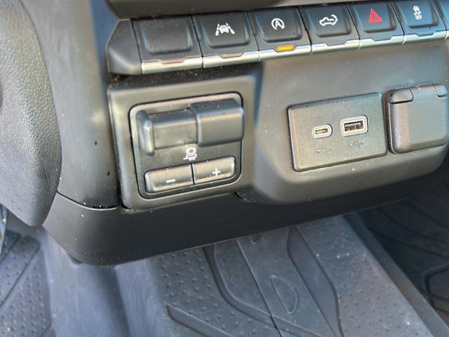 Used 2023 Chevrolet Silverado 1500 Custom image 34