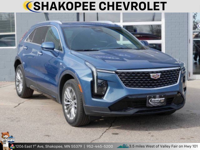 Used 2024 Cadillac XT4 Premium Luxury image 2