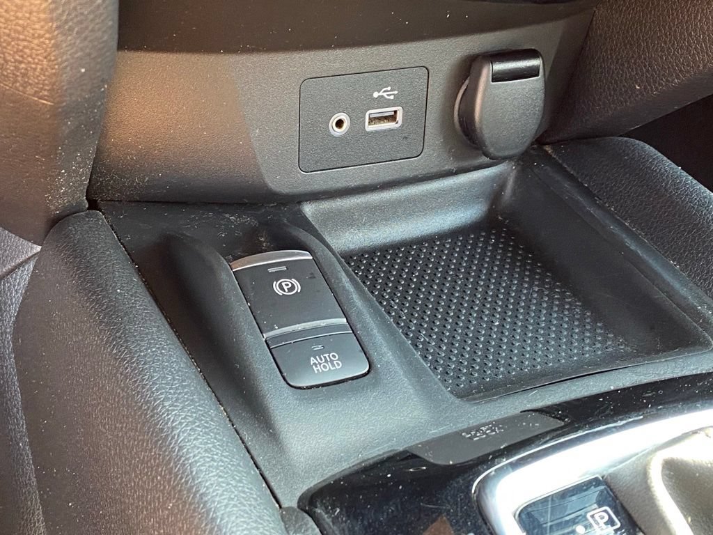 Used 2020 Nissan Rogue SV w/ Premium Package FWD image 18