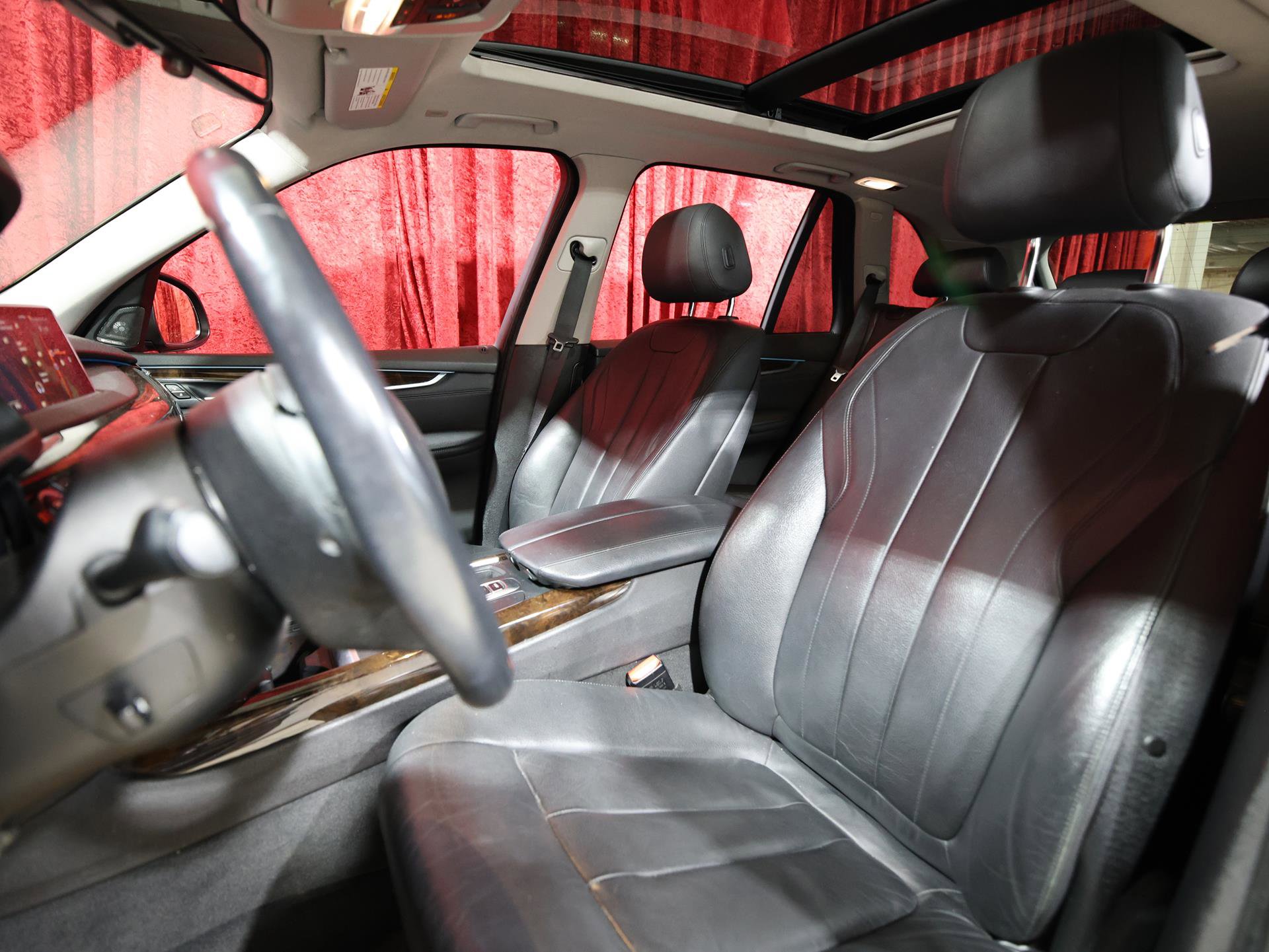 Used 2015 BMW X5 xDrive35d image 12