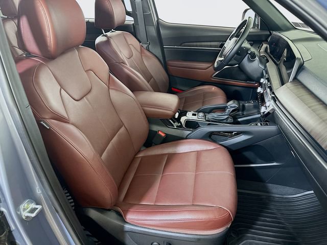 Used 2023 Kia Telluride EX w/ EX Captain's Chair Package image 15