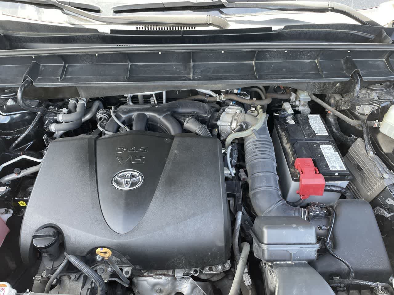Used 2021 Toyota Highlander L AWD/4WD image 32