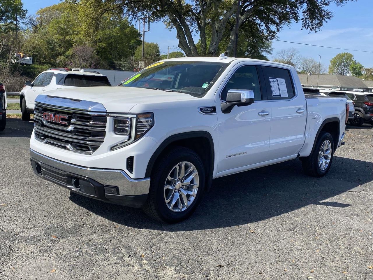 Used 2024 GMC Sierra 1500 SLT image 3