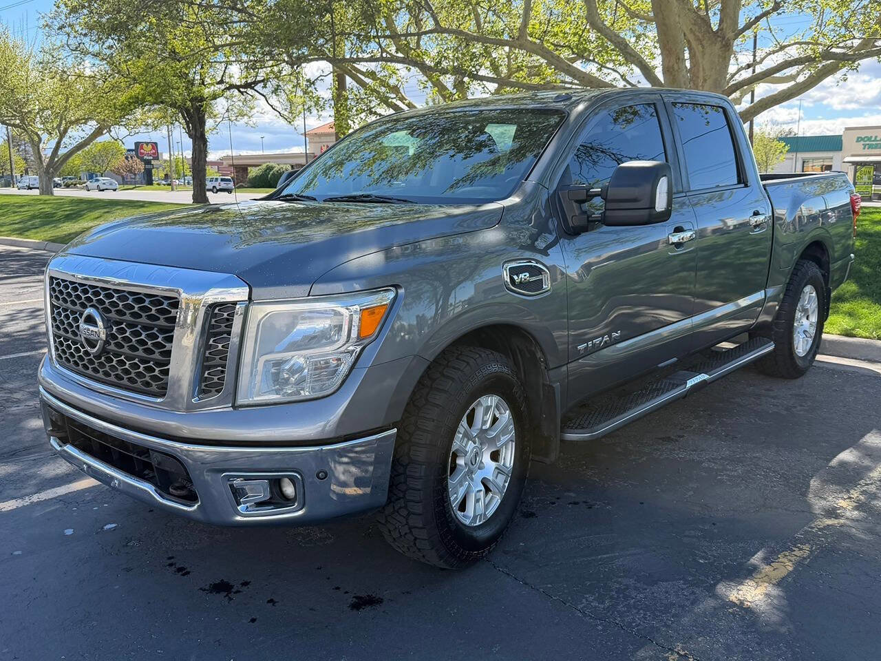 Used 2017 Nissan Titan S AWD/4WD image 10