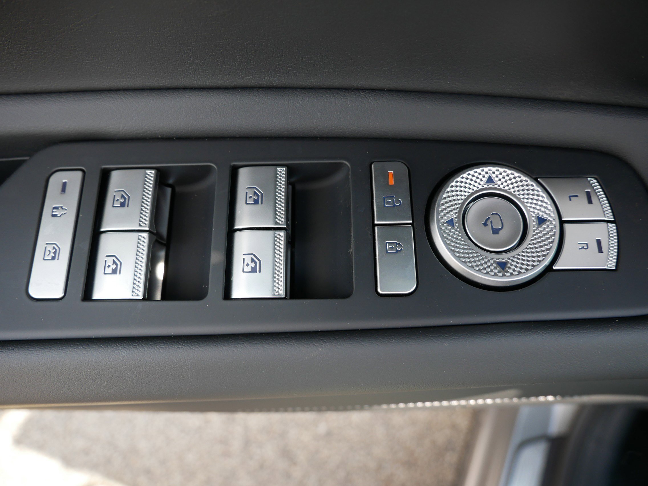 New 2025 Genesis GV80 3.5T Prestige image 8