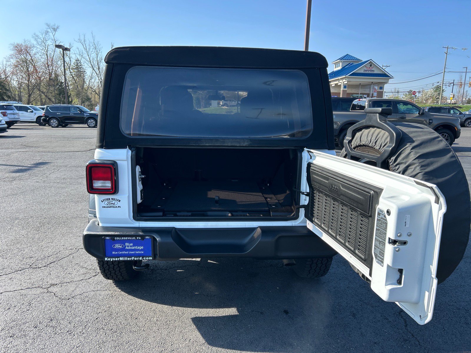 Used 2018 Jeep Wrangler Unlimited Sport S image 12