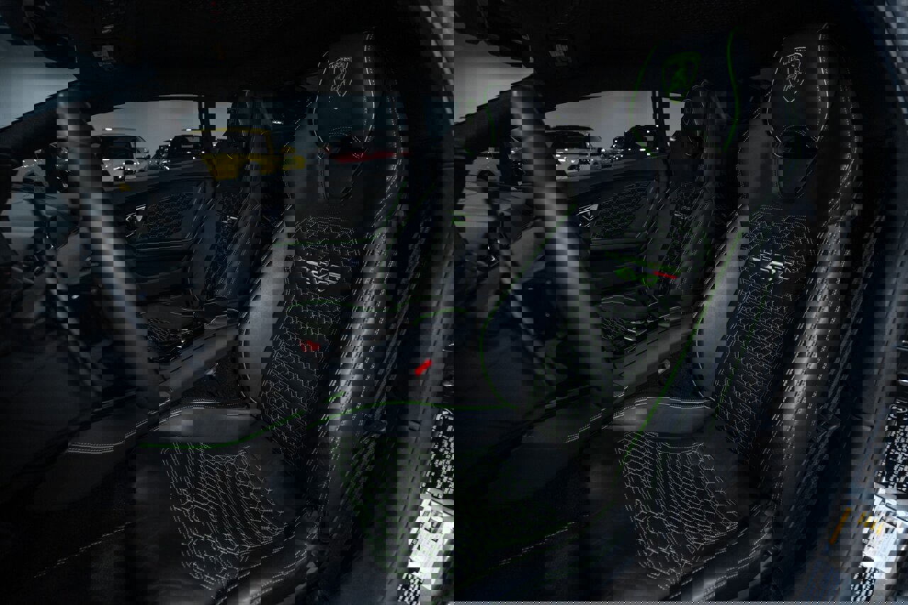 Used 2020 Lamborghini Huracan EVO image 20