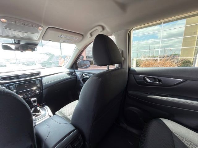 Used 2019 Nissan Rogue SV image 15