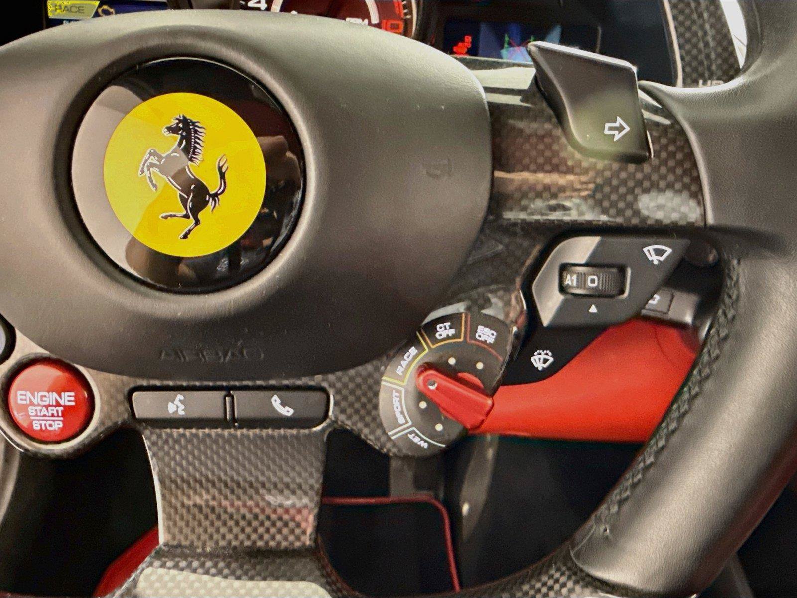 Used 2020 Ferrari 812 Superfast RWD image 22