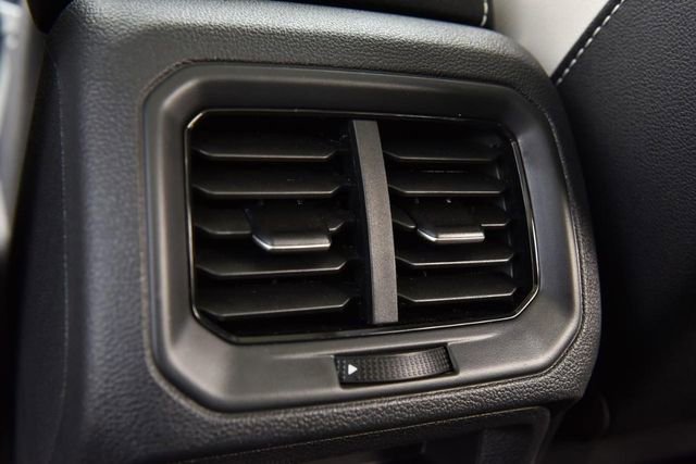 New 2026 Volkswagen Taos SE AWD/4WD image 24