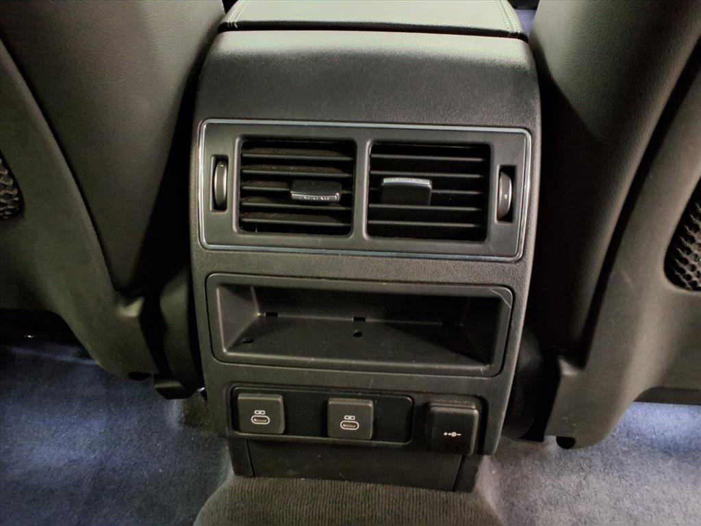 Used 2024 Jaguar F-PACE R-Dynamic S image 15