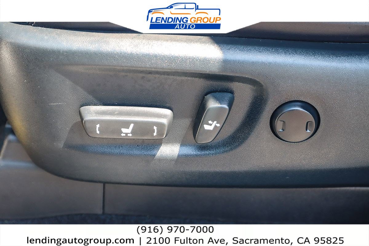 Used 2018 Lexus GX 460 Premium w/ Premium Package image 19