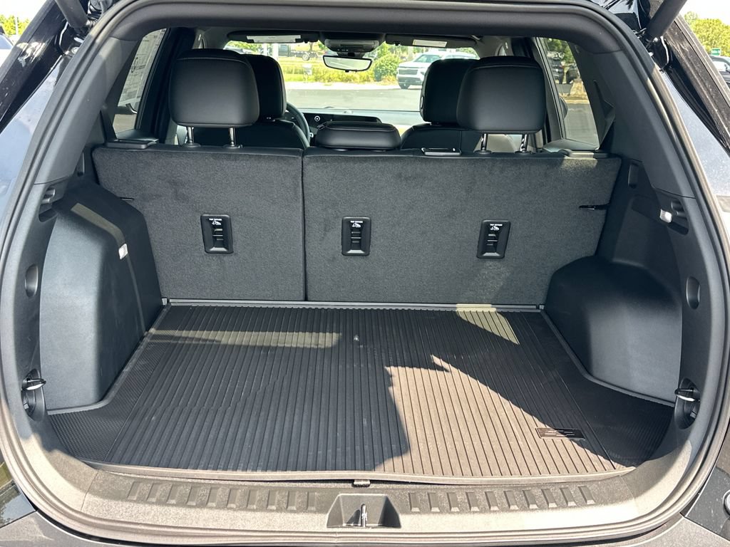 New 2026 Chevrolet Equinox ACTIV w/ Convenience Package III AWD/4WD image 9