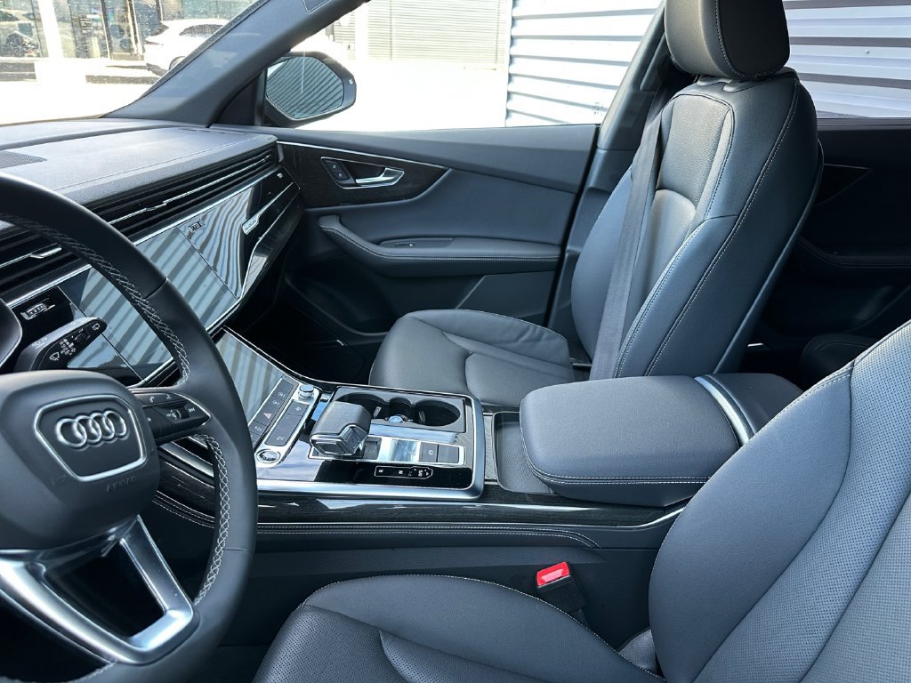 Certified 2023 Audi Q8 Premium Plus w/ Premium Plus Package AWD/4WD image 34