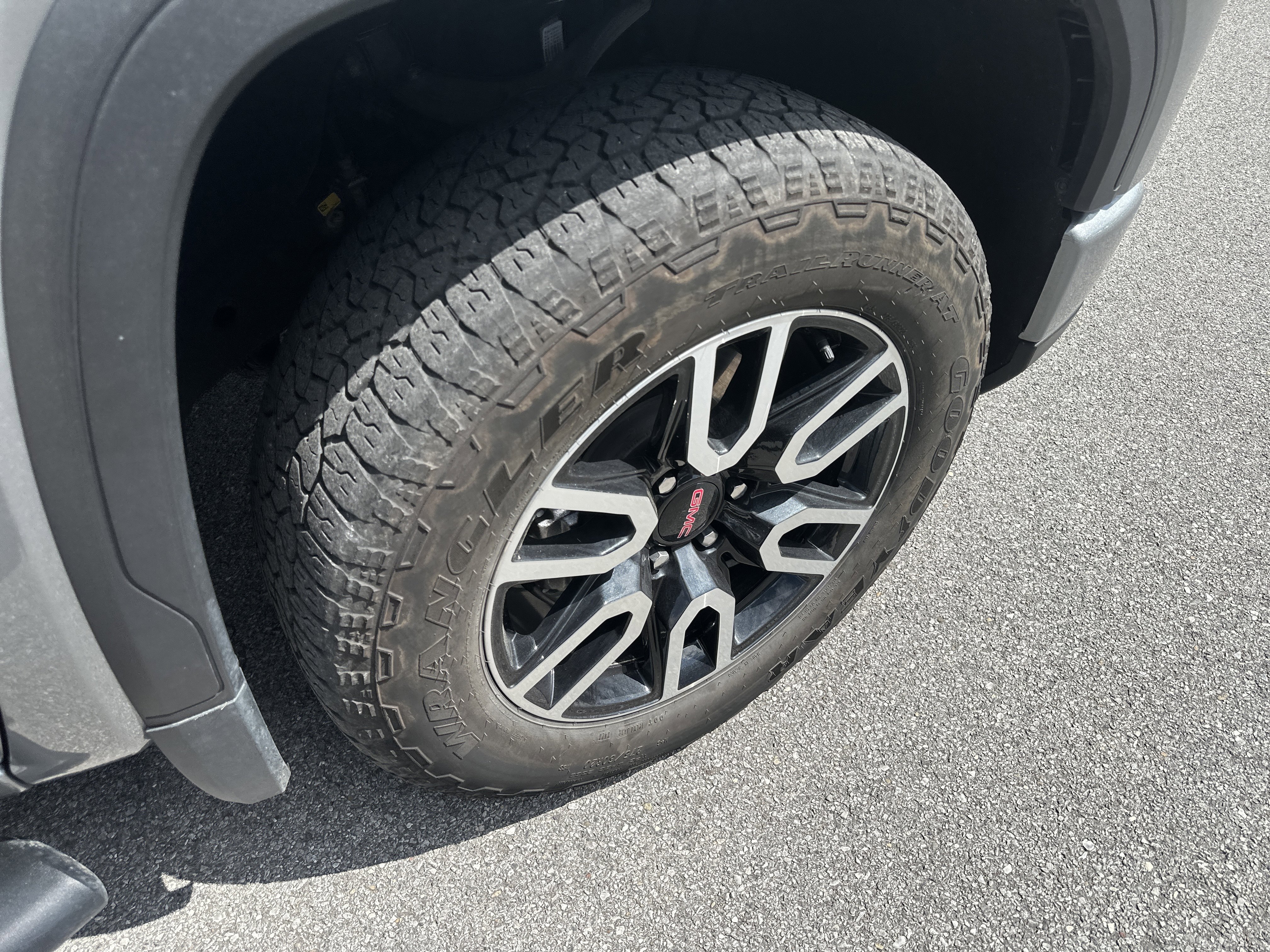 Used 2024 GMC Sierra 1500 AT4 w/ Technology Package image 35