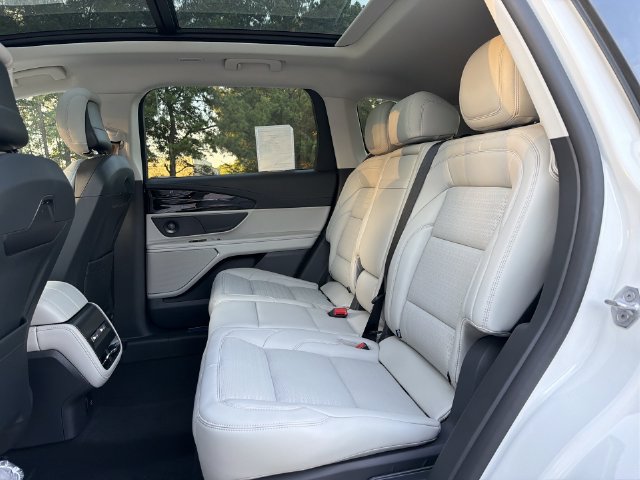 New 2026 Lincoln Nautilus Reserve AWD/4WD image 23
