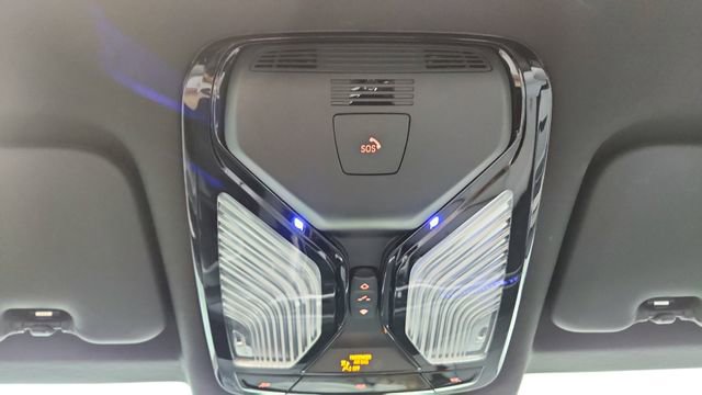 Used 2026 BMW X6 xDrive40i w/ Climate Comfort Package image 59