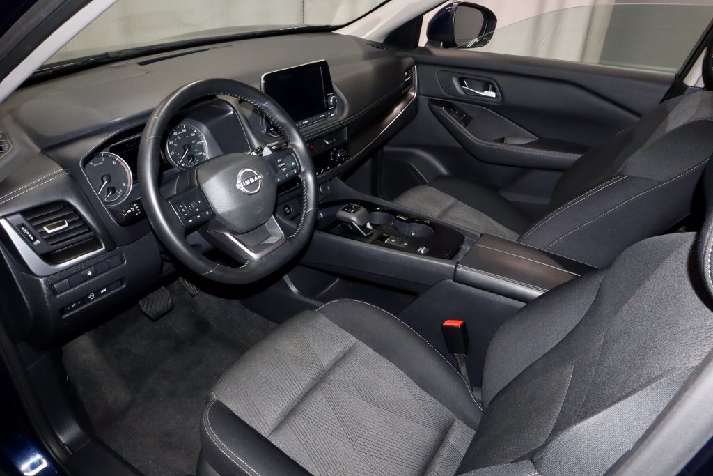 Certified 2026 Nissan Rogue SV FWD image 24