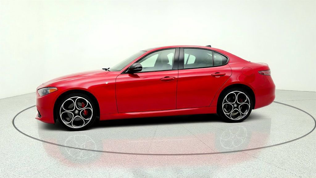 Used 2024 Alfa Romeo Giulia Ti AWD/4WD image 8