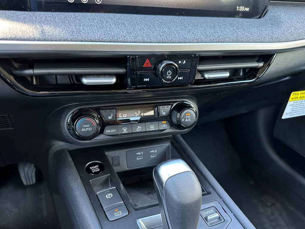 New 2026 Nissan Kicks SV w/ Charging Package FWD image 23