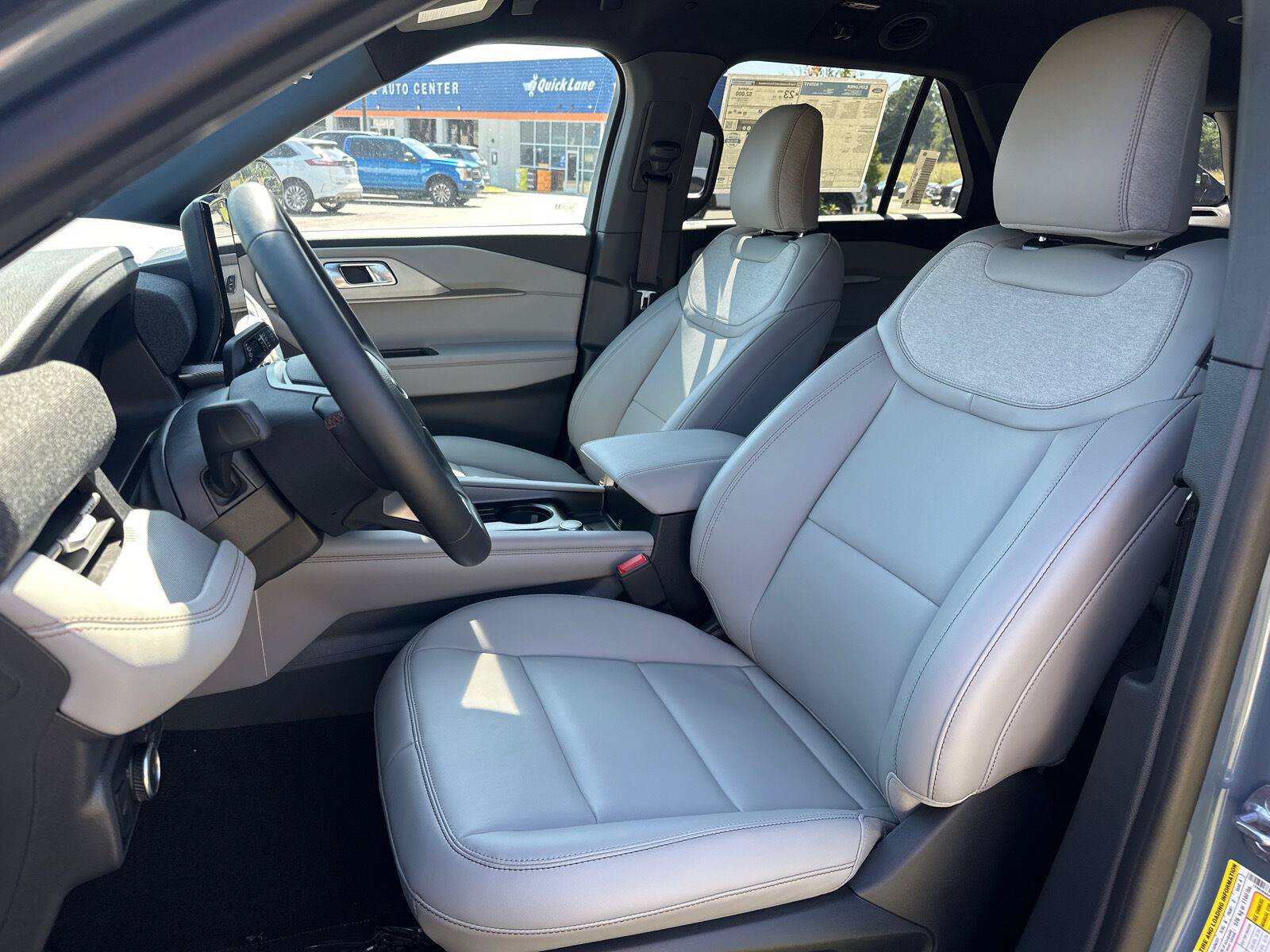 New 2027 Ford Explorer Active w/ Active Comfort Package AWD/4WD image 3