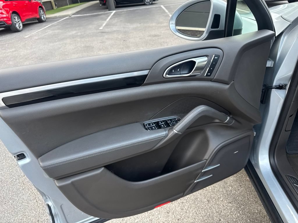 Used 2017 Porsche Cayenne Platinum Edition AWD/4WD image 10