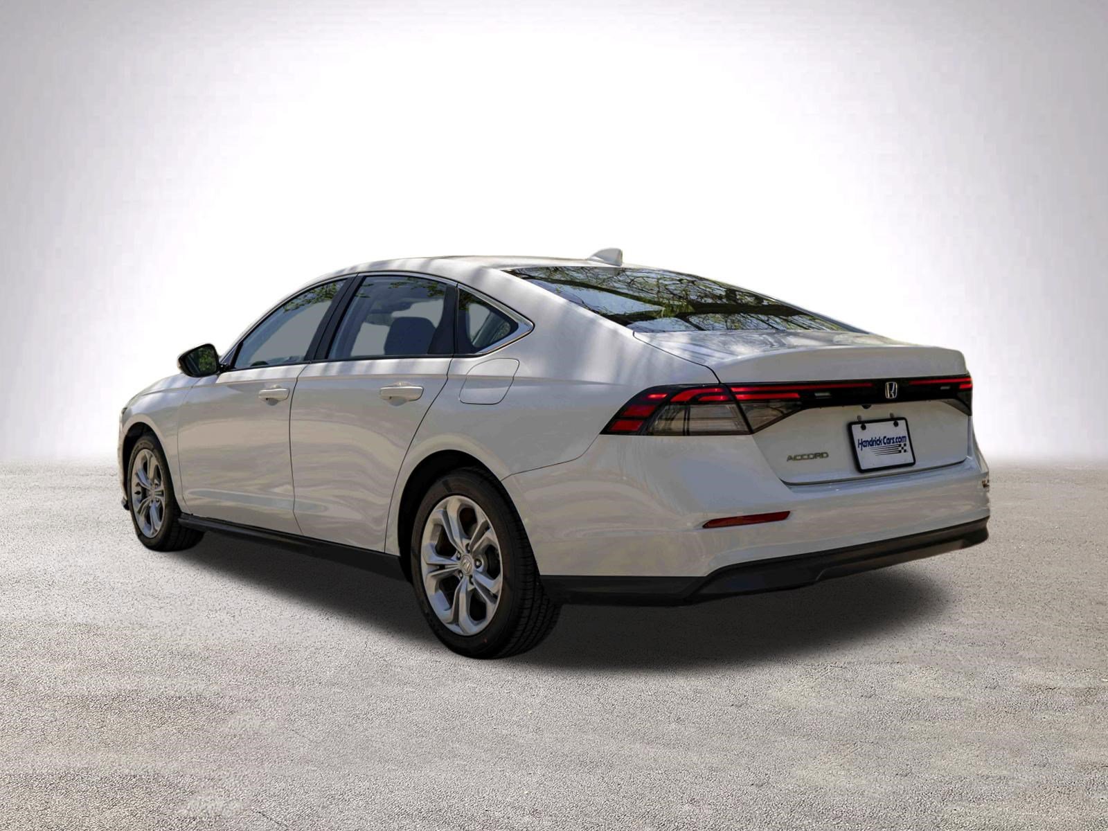 Certified 2023 Honda Accord LX image 7