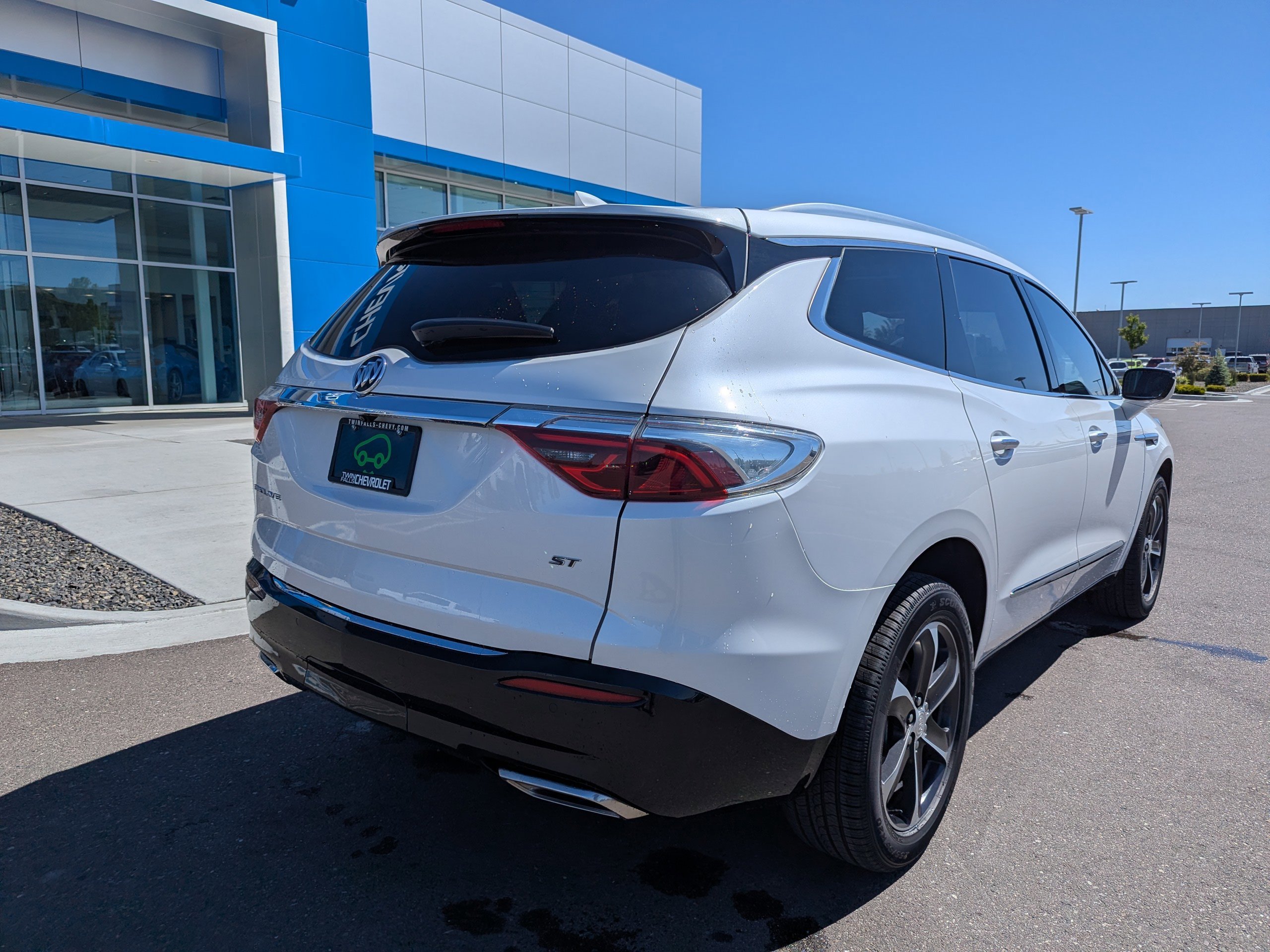 Certified 2022 Buick Enclave Essence w/ Experience Buick Package AWD/4WD image 37