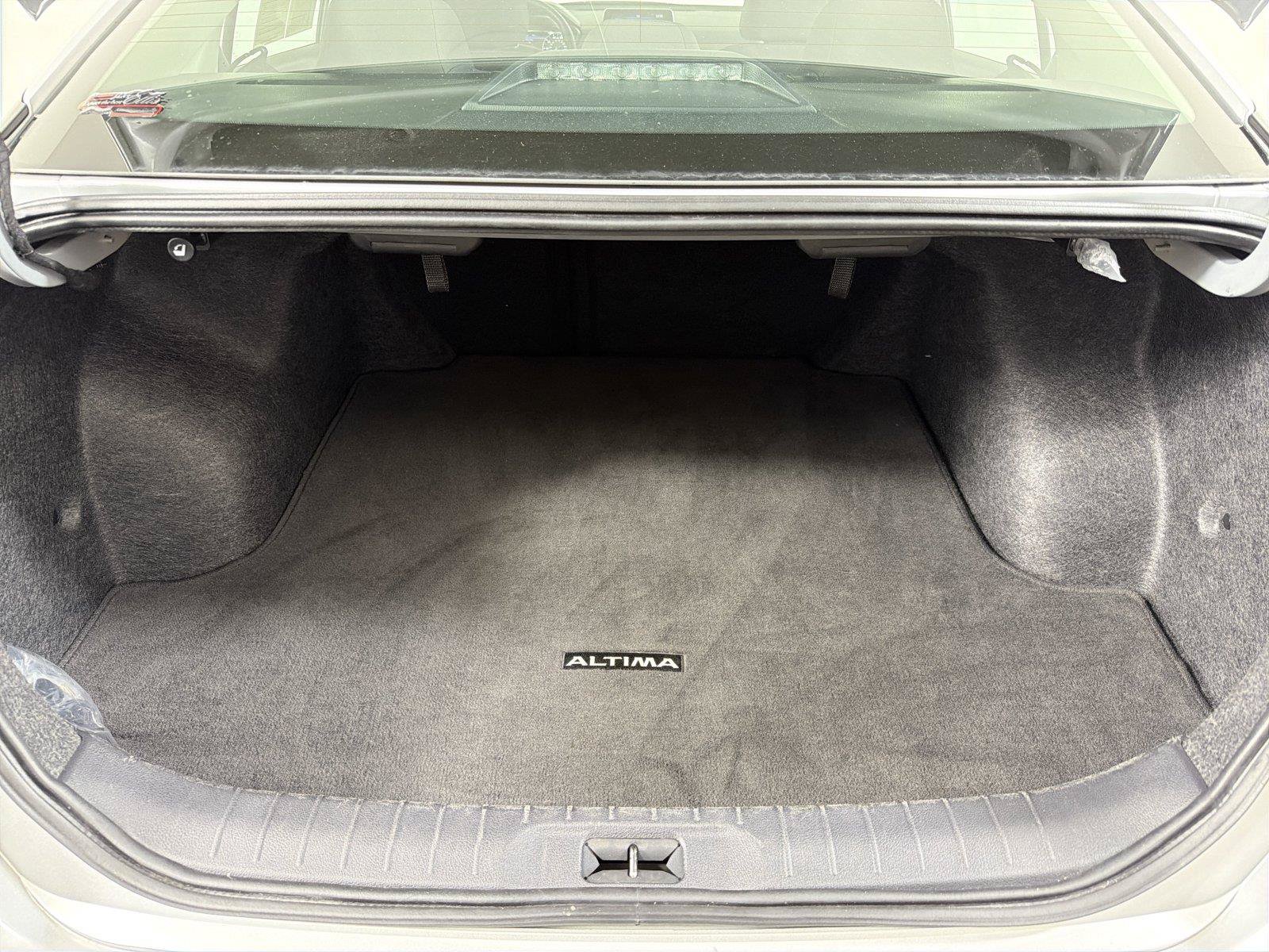 Used 2025 Nissan Altima 2.5 SV FWD image 16