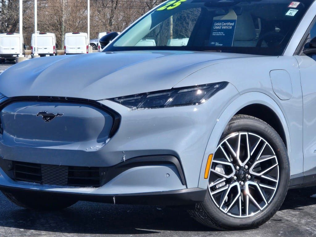 Certified 2025 Ford Mustang Mach-E Premium image 2
