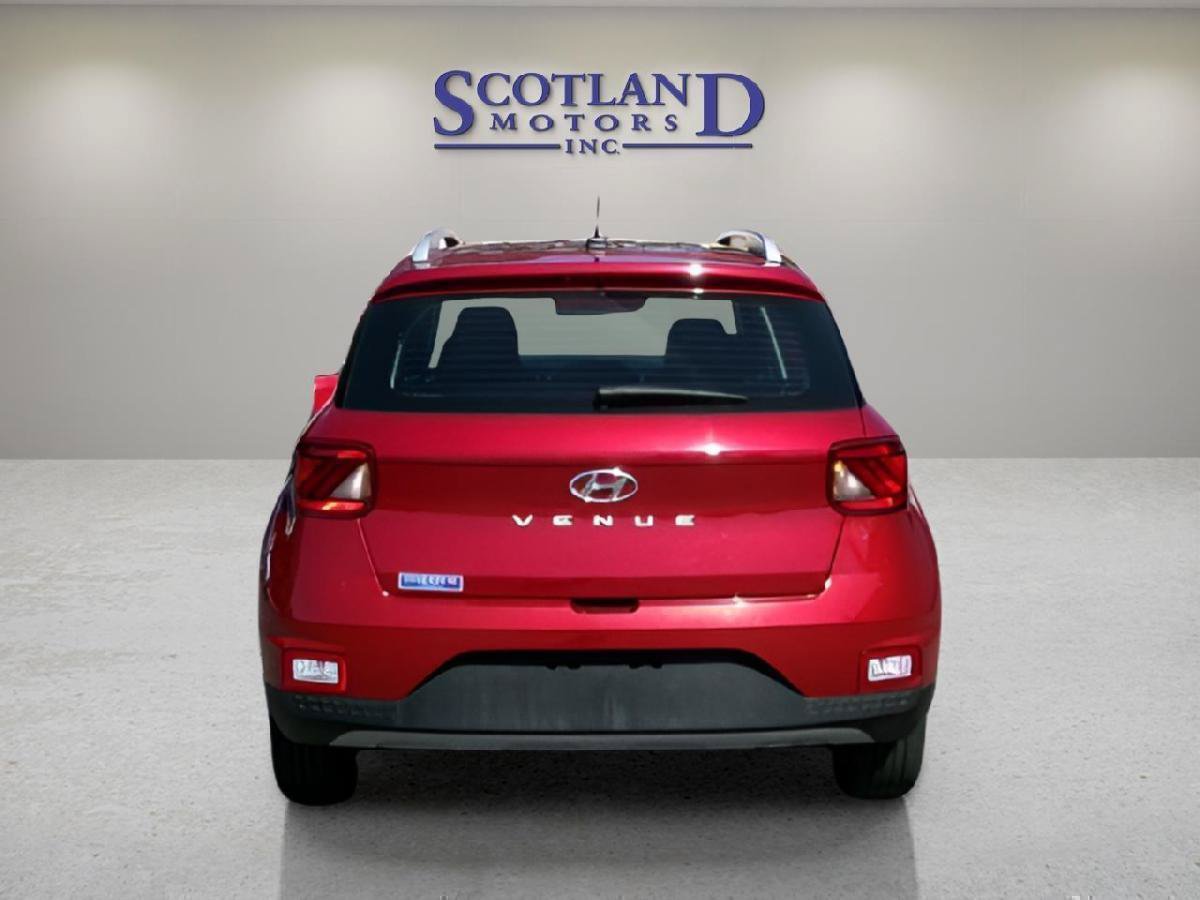 Used 2025 Hyundai Venue SEL FWD image 7