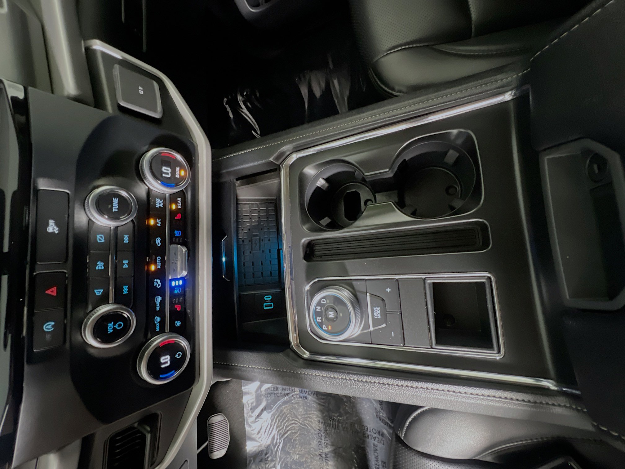 Used 2024 Ford Expedition XLT image 25