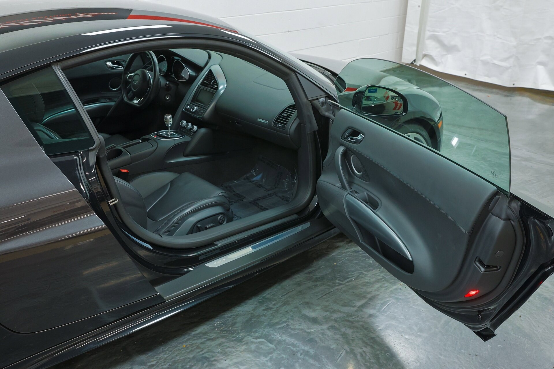 Used 2011 Audi R8 V10 image 81