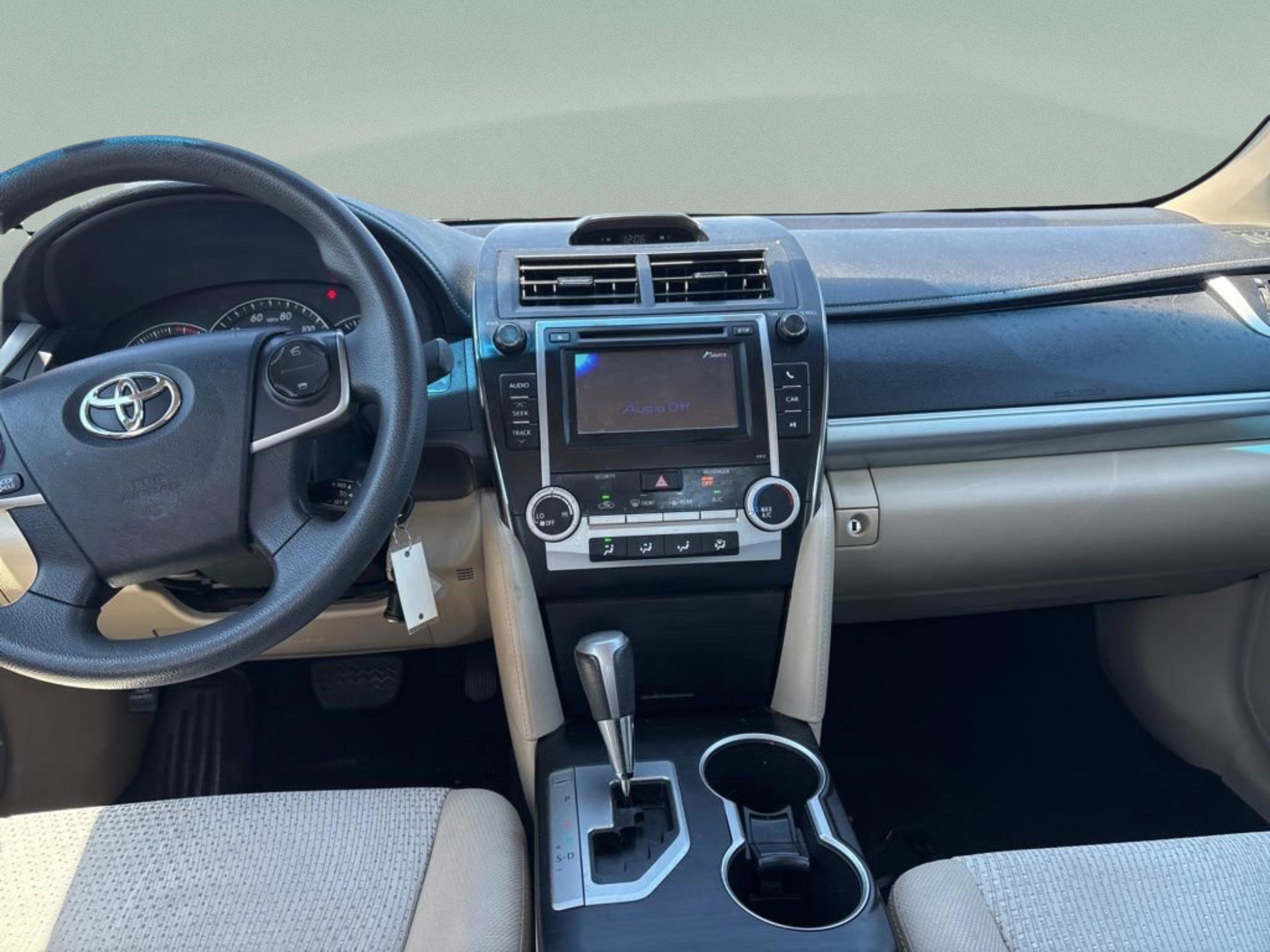 Used 2012 Toyota Camry LE image 10