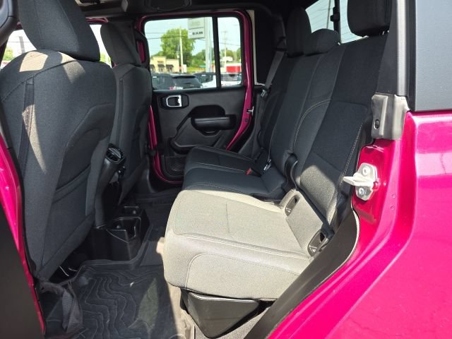 Used 2024 Jeep Gladiator Sport AWD/4WD image 28