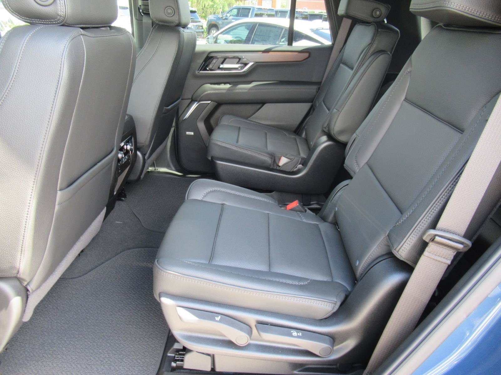 New 2026 GMC Yukon Denali w/ Sun & Power Step Package RWD image 34
