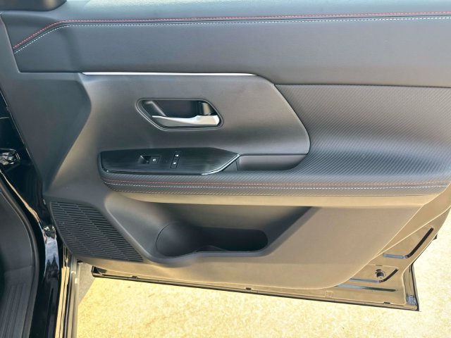 New 2027 Nissan Kicks SR FWD image 16