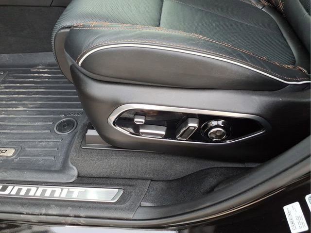 Used 2025 Jeep Grand Cherokee L Summit w/ Obsidian Package image 18