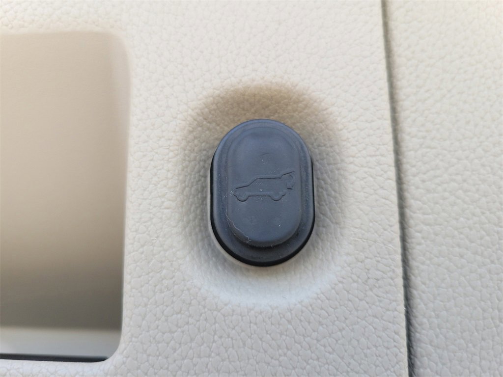 Used 2019 Cadillac Escalade Luxury image 9